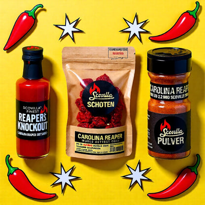 Carolina Reaper Hell Bundle mit Sauce, Chilischoten und Chilipulver vor gelbem Comic-Hintergrund