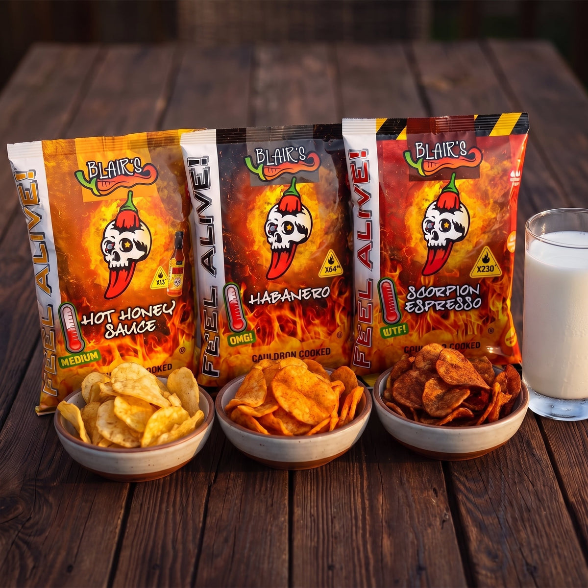 Blair's Chips 3er Set als Schärfe-Degustation mit drei Schalen Chips und einem Glas Milch
